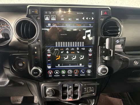 Used 2021 Jeep Gladiator Sport AWD/4WD image 17