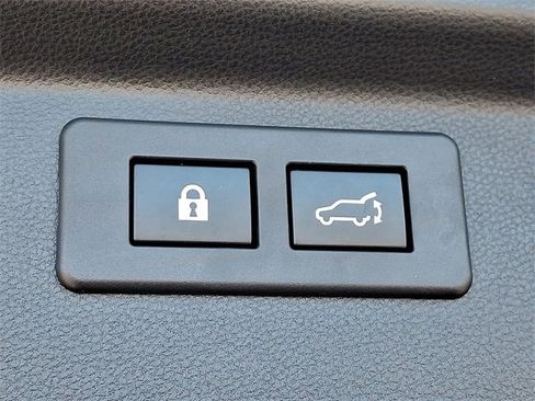 Used 2022 Subaru Forester Limited image 29