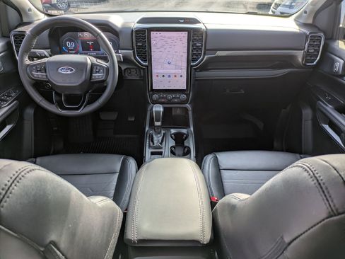 Used 2025 Ford Ranger Lariat w/ FX4 Off-Road Package image 29