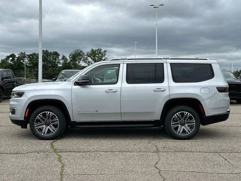New 2025 Jeep Wagoneer 4WD w/ Premium Group I image 5