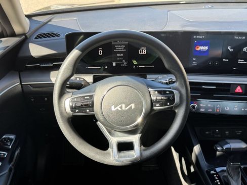 Used 2025 Kia K5 LXS FWD image 27