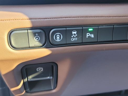 Certified 2025 Acura MDX SH-AWD w/ Technology Package image 29