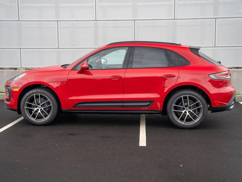 Certified 2026 Porsche Macan AWD/4WD image 2