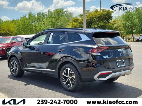 Certified 2025 Kia Sportage EX w/ Premium Package image 4