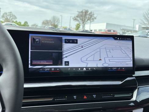 Used 2025 BMW 530i image 28