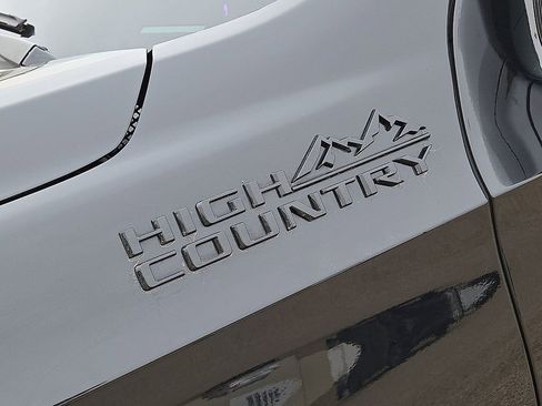 Used 2024 Chevrolet Tahoe High Country w/ Advanced Technology Package image 11