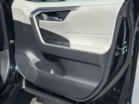 Certified 2025 Toyota RAV4 XLE w/ Convenience Package image 22
