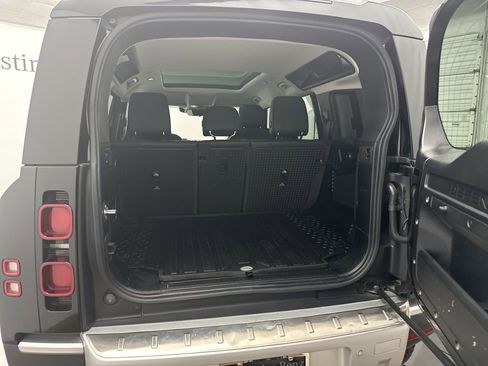 Used 2021 Land Rover Defender 110 SE image 23