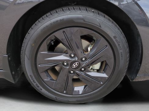 Certified 2023 Hyundai Elantra SEL FWD image 10