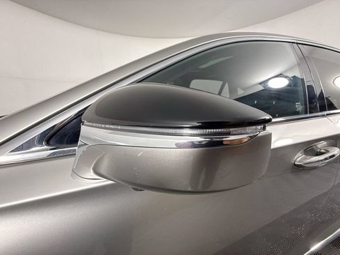 Used 2020 Lexus LS 500 w/ Interior Upgrade Package RWD image 20