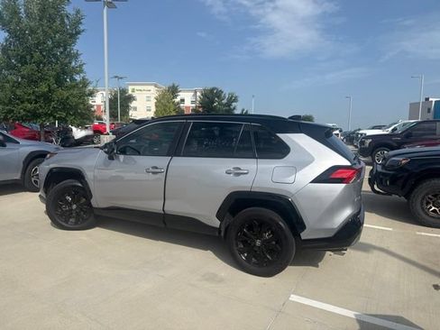 Used 2023 Toyota RAV4 XSE AWD/4WD image 5