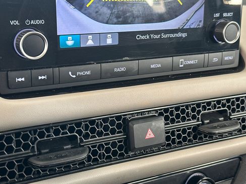 Certified 2023 Honda HR-V LX image 23