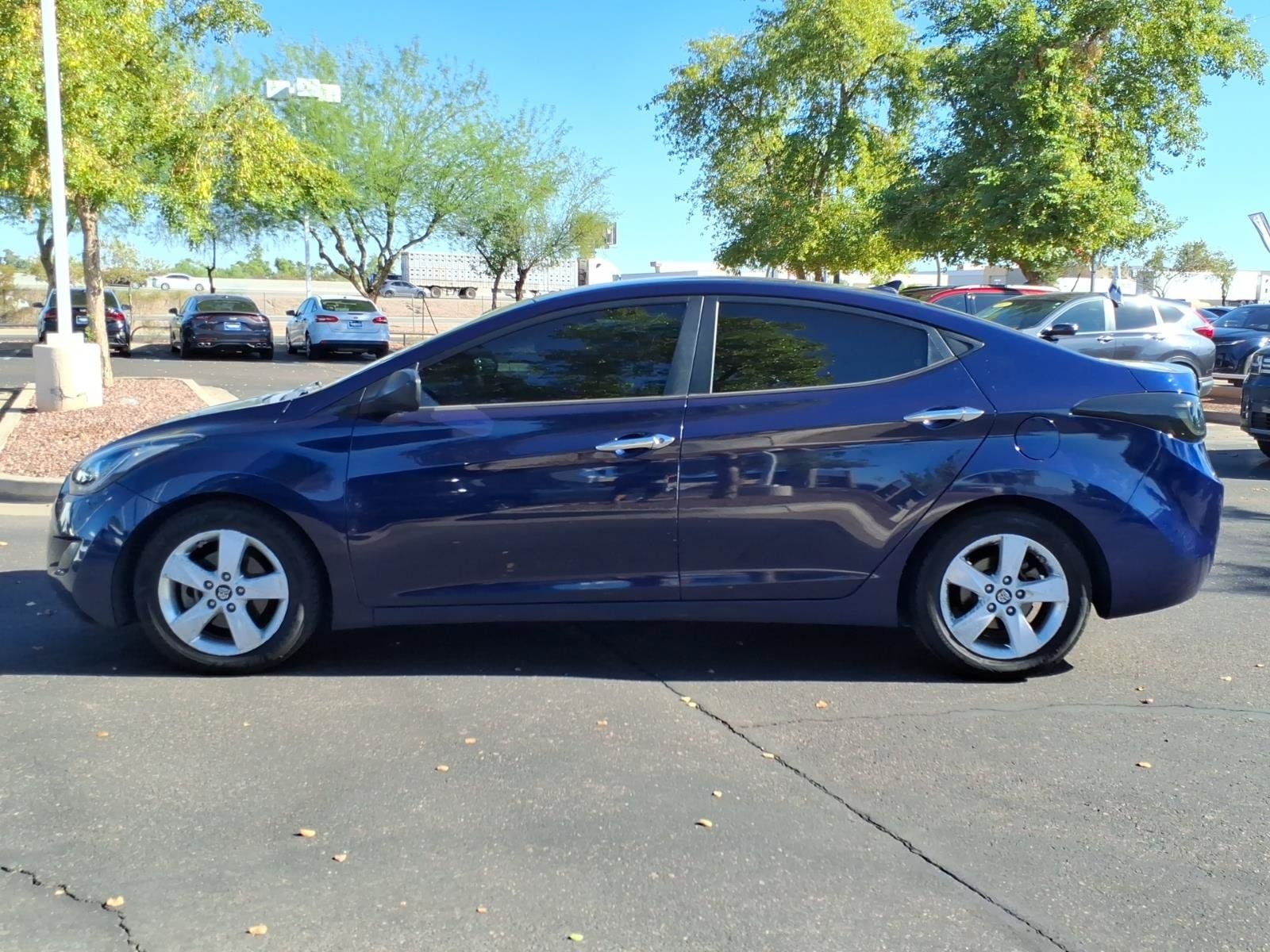 Used 2013 Hyundai Elantra GLS FWD image 2