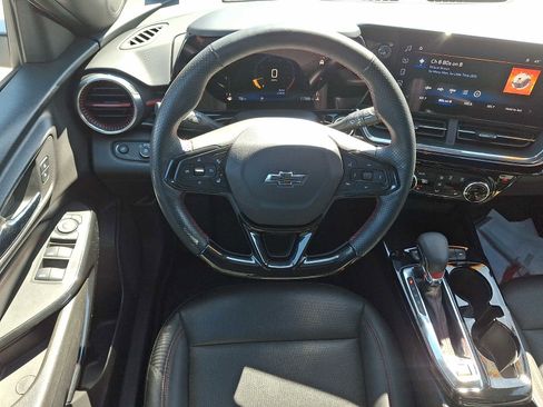 Used 2025 Chevrolet Trax RS w/ Driver Confidence Package image 13