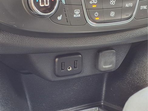 Used 2023 Chevrolet Traverse LT AWD/4WD image 11