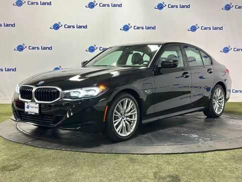 Used 2023 BMW 330e 330e Sedan 4D w/ Driving Assistance Package image 8