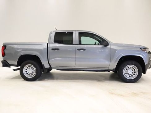 Used 2023 Chevrolet Colorado W/T image 3