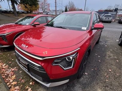 Used 2025 Kia Niro LX