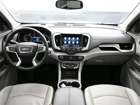 Used 2024 GMC Terrain SLT image 12