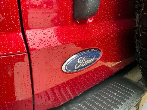 Used 2025 Ford Bronco Badlands image 11