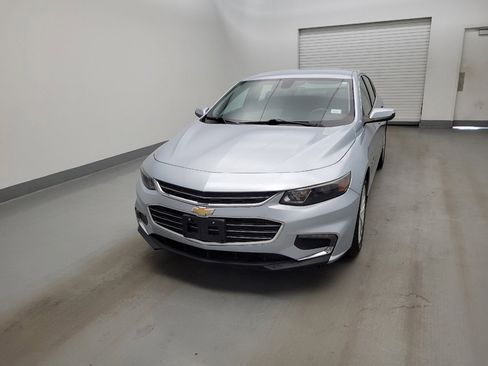 Used 2017 Chevrolet Malibu LT FWD image 15