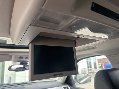 Used 2007 Cadillac Escalade AWD w/ Information Package image 10