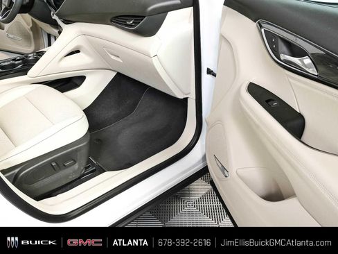 Certified 2022 Buick Envision Essence w/ Technology Package I FWD image 26