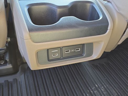 Used 2023 Honda Odyssey Elite image 14