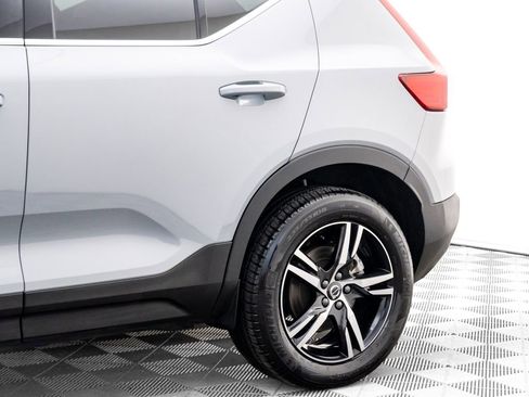 Used 2025 Volvo XC40 B5 Core image 34