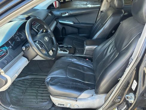 Used 2014 Toyota Camry LE image 5