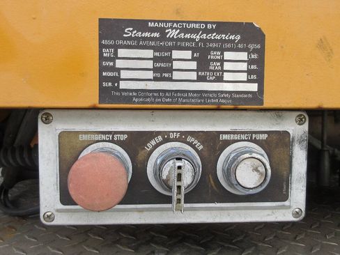 Used 2007 Ford F550 2WD Regular Cab Super Duty image 14