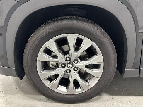 Used 2025 Toyota Grand Highlander AWD image 70