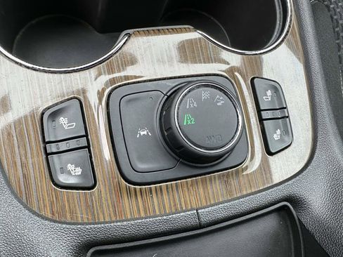 Used 2023 GMC Acadia SLE w/ Driver Convenience Package image 34