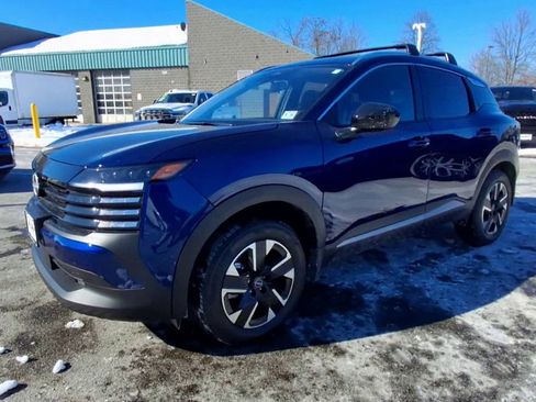 Used 2026 Nissan Kicks SV w/ Charging Package image 4