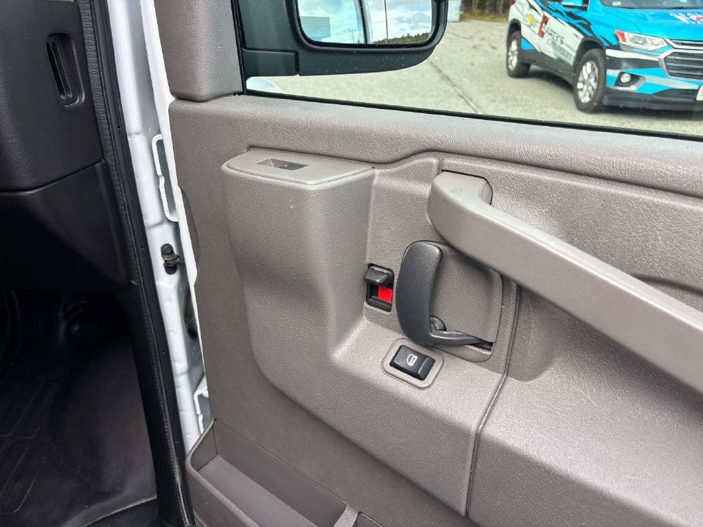 Used 2025 GMC Savana 2500 w/ Driver Convenience Package RWD image 21