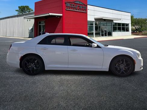 Used 2022 Chrysler 300 S image 6