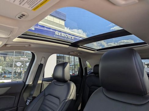 Used 2020 Ford Edge SEL w/ Convenience Package AWD/4WD image 29