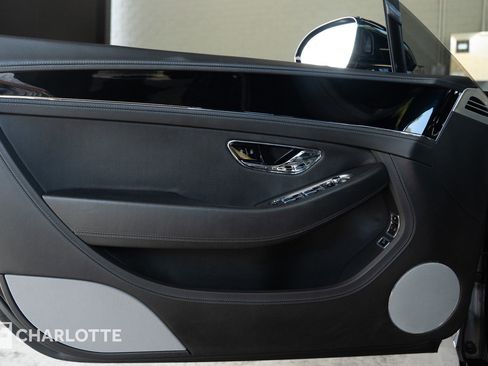 Used 2020 Bentley Continental GT image 12
