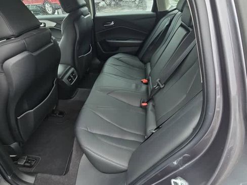 Used 2023 Acura TLX FWD image 9