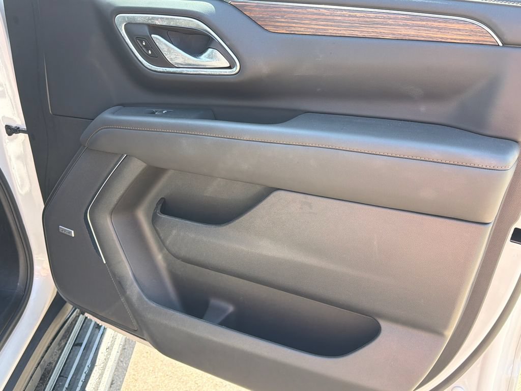 Used 2023 Chevrolet Tahoe High Country AWD/4WD image 14
