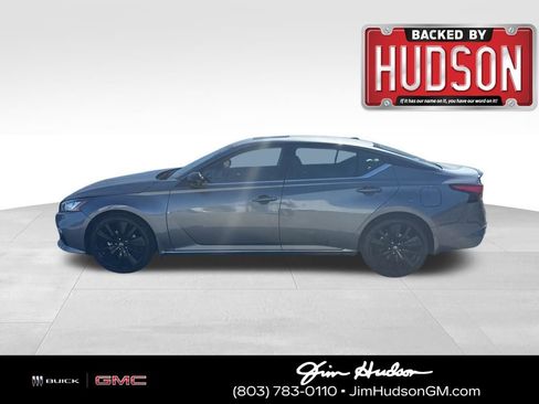 Used 2022 Nissan Altima 2.5 SR w/ Midnight Edition Package FWD image 1
