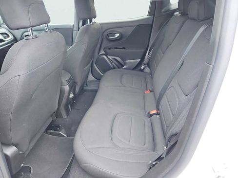 Used 2021 Jeep Renegade Latitude w/ Luxury Group I AWD/4WD image 29