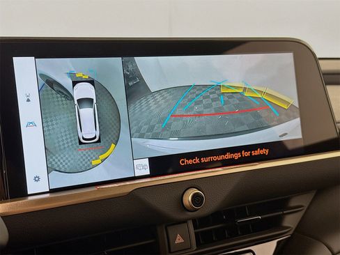 New 2025 Toyota Crown Signia image 8