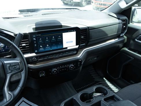 Used 2023 Chevrolet Silverado 1500 LT RWD image 18