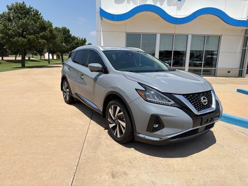 Used 2023 Nissan Murano SL w/ Cargo Package FWD image 2