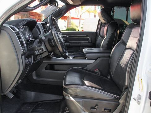 Used 2022 RAM 2500 Laramie w/ Night Edition image 17