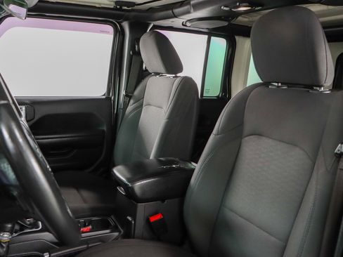 Used 2018 Jeep Wrangler Unlimited Sport S image 24