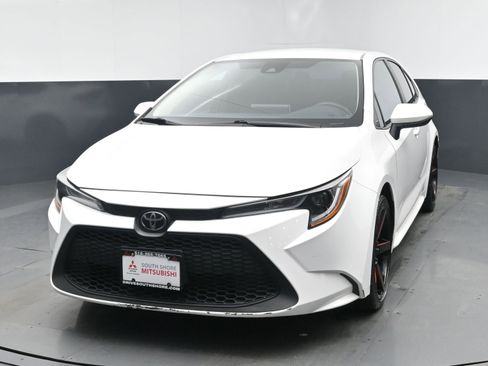 Used 2020 Toyota Corolla LE image 1