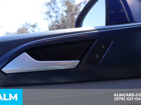 Used 2024 Volkswagen Taos SE image 16