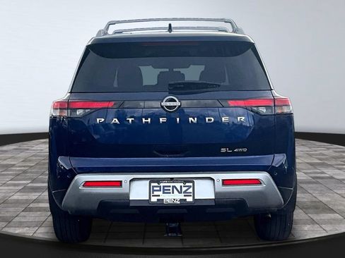Used 2025 Nissan Pathfinder SL AWD/4WD image 5
